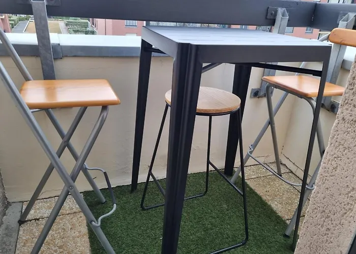 For Two With Balcony Of 20 M2 - * 卡布尔